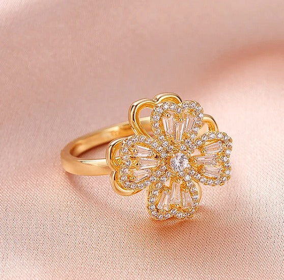 Anillo Trebol Giratorio Antiestrés / OFERTA🔥LLEVE 2 Y PAGUE 1🔥